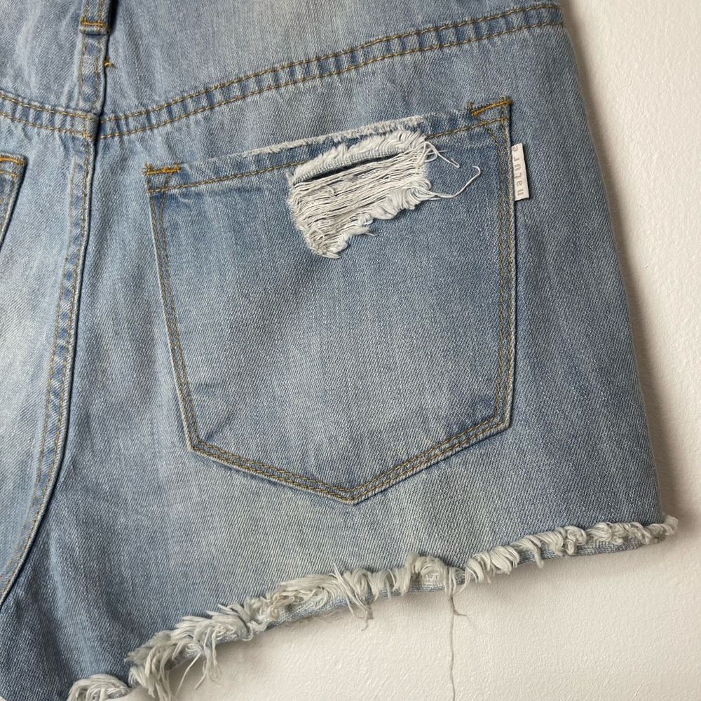 Nature Distressed Light Washed jean Short Size M - Picture 4 of 9